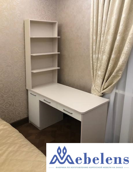 Комплект мебели для организации компактного рабочего места